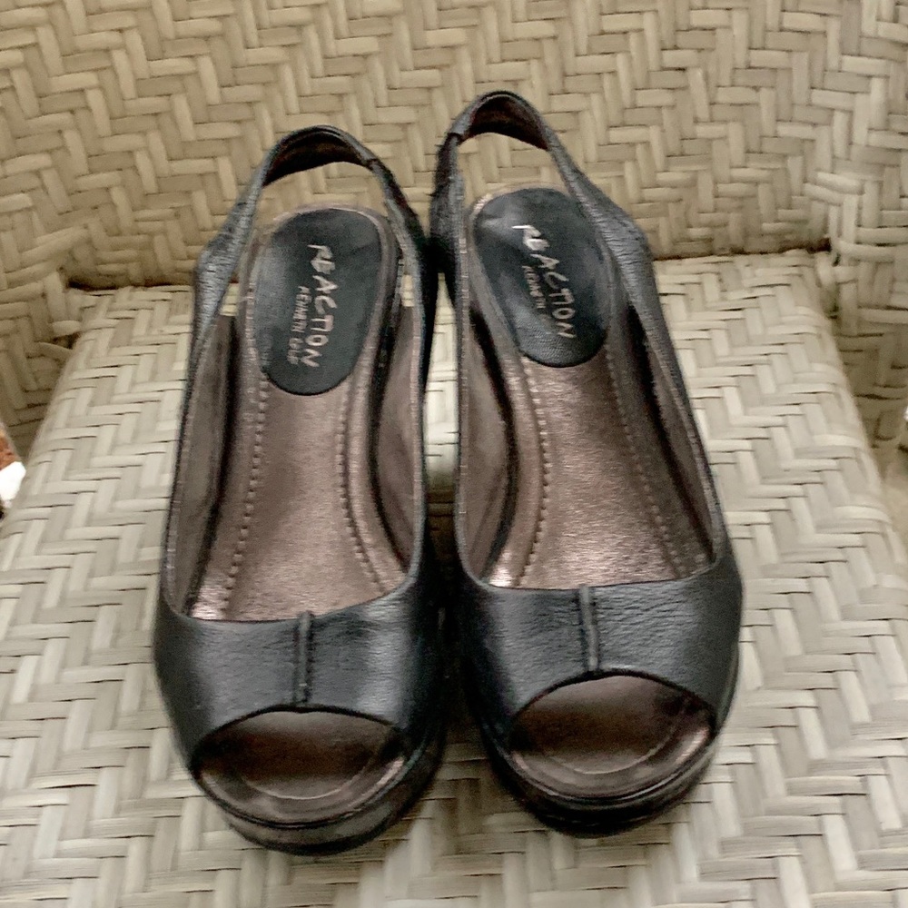 Kenneth Cole Reaction Black Wedges